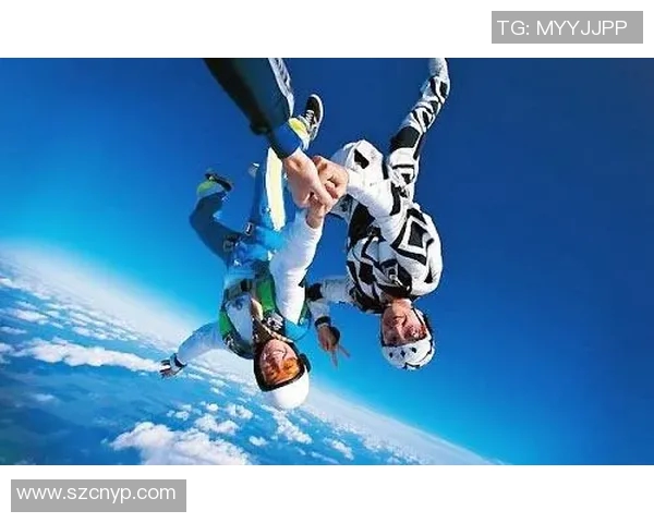 足球明星挑战极限运动跳远视频展现惊人弹跳力与运动魅力