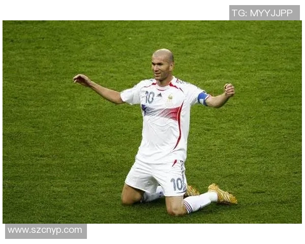 当今足坛最火年轻足球明星的崛起与未来发展潜力分析