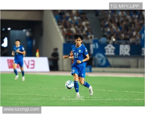 南京足球队个人能力提升之路：聚焦球员成长与团队协作的完美结合